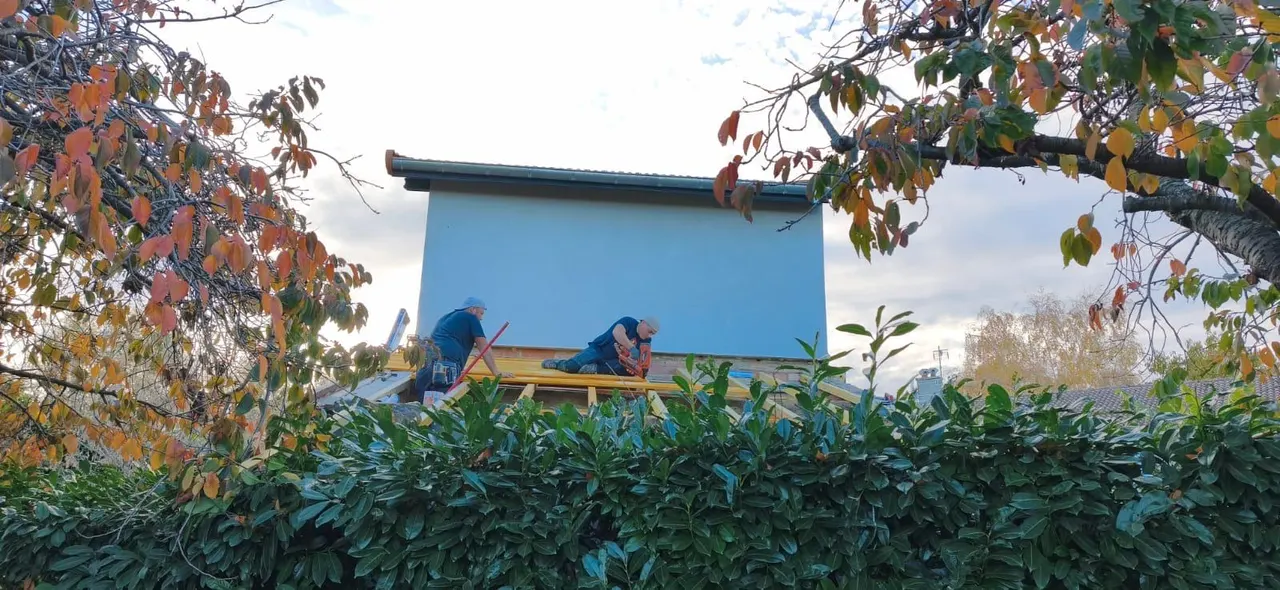 Détail de travaux de couverture par Toit des Dômes (4) — vue d'ensemble