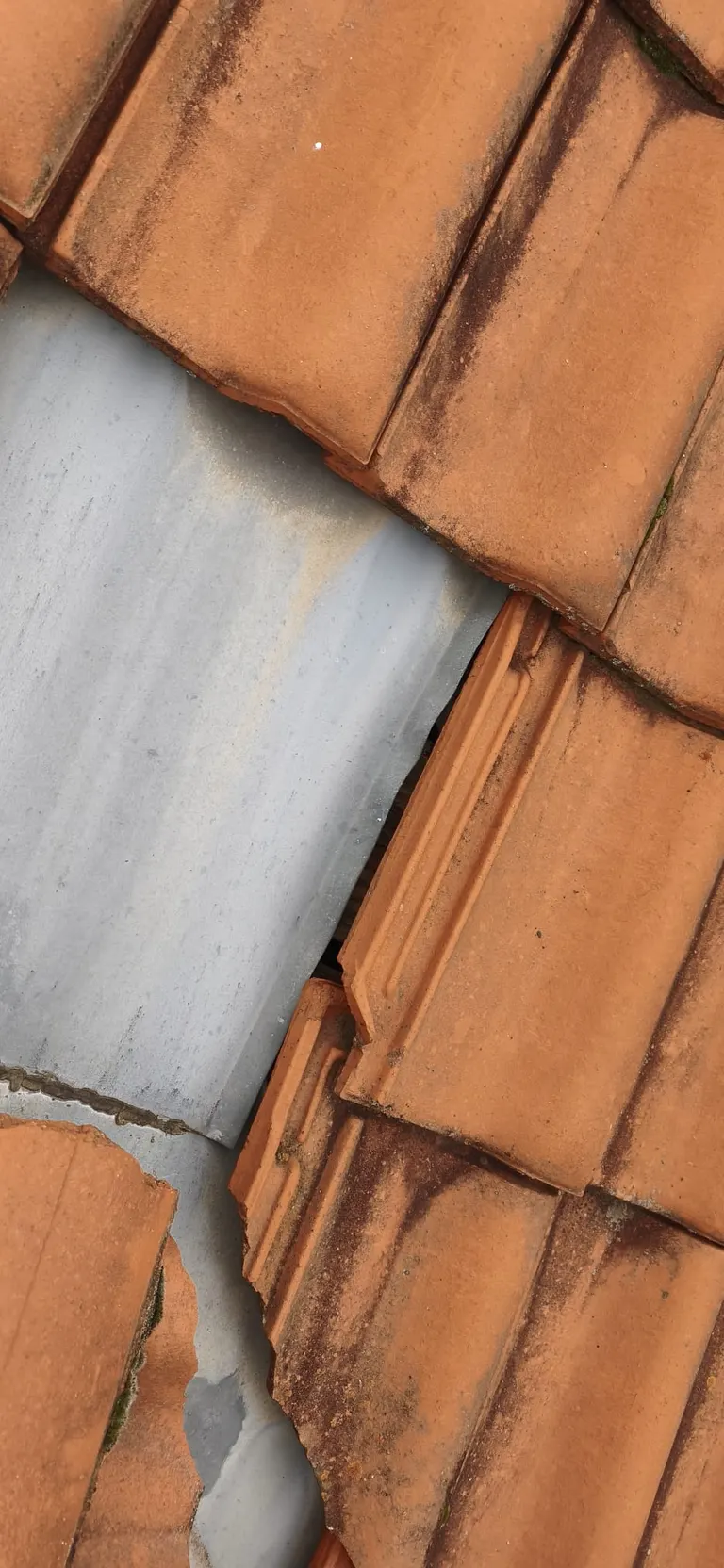 Détail de travaux de couverture par Toit des Dômes (23) — vue rapprochée