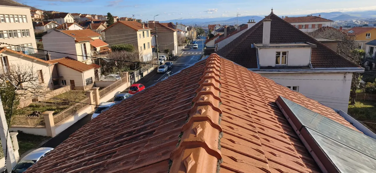 Détail de travaux de couverture par Toit des Dômes (27) — vue d'ensemble