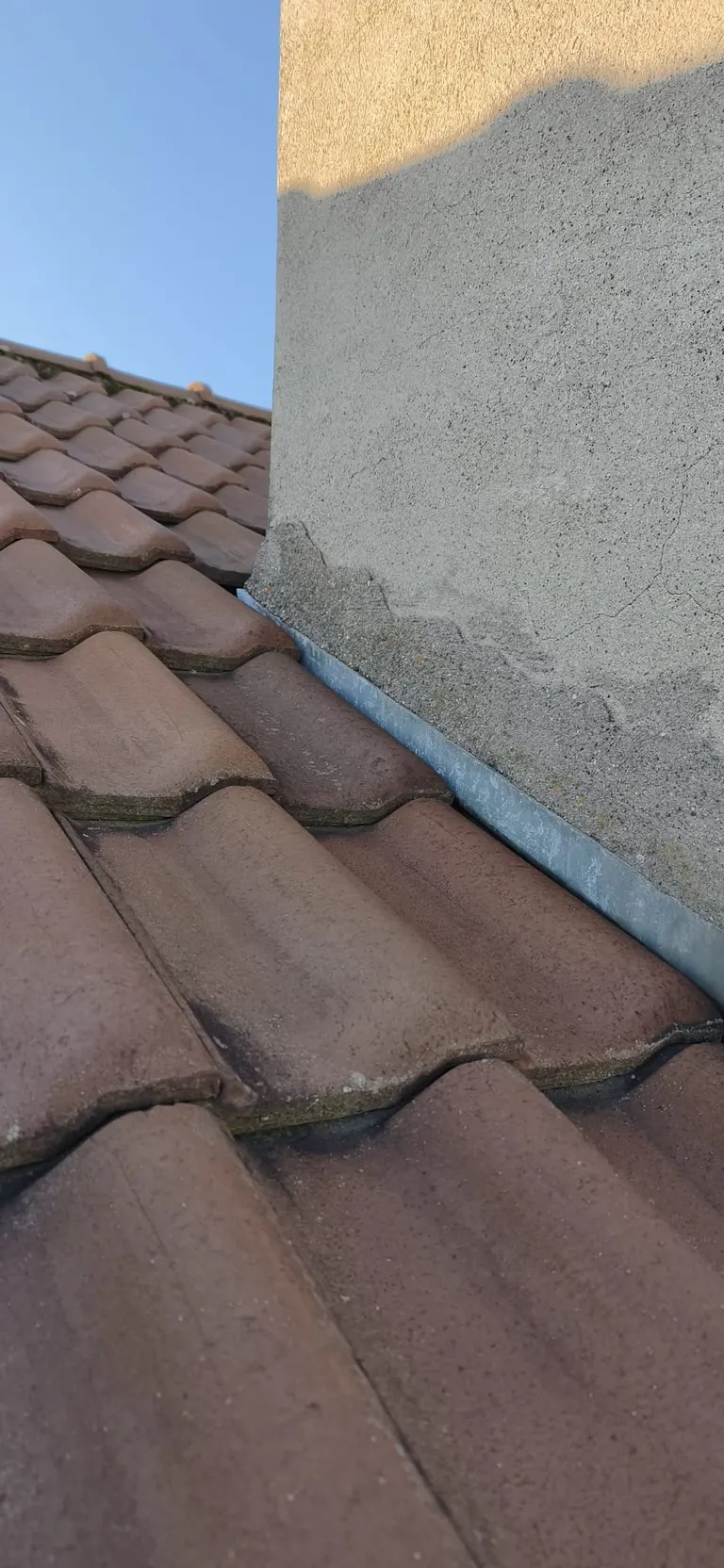 Détail de travaux de couverture par Toit des Dômes (33) — vue rapprochée