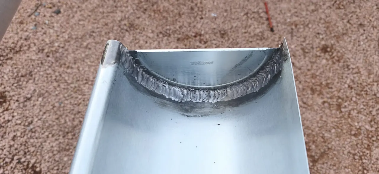 Détail de travaux de couverture par Toit des Dômes (37) — vue d'ensemble