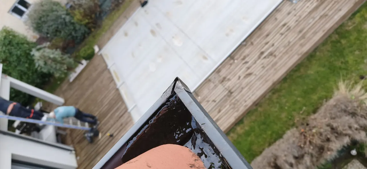 Détail de travaux de couverture par Toit des Dômes (49) — vue d'ensemble