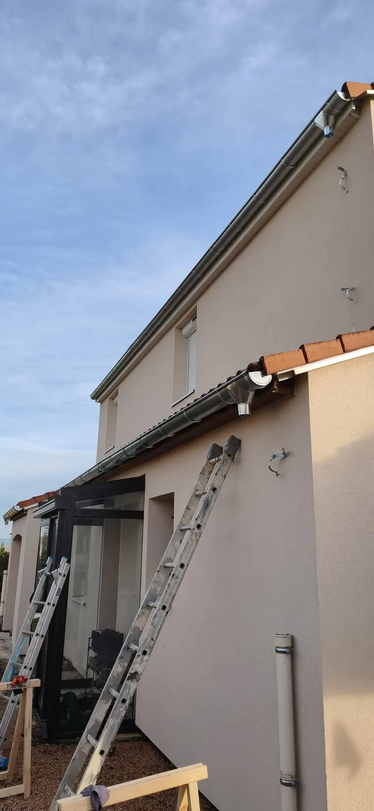 Toiture rénovée par Toit des Dômes à Clermont-Ferrand (79) — vue rapprochée