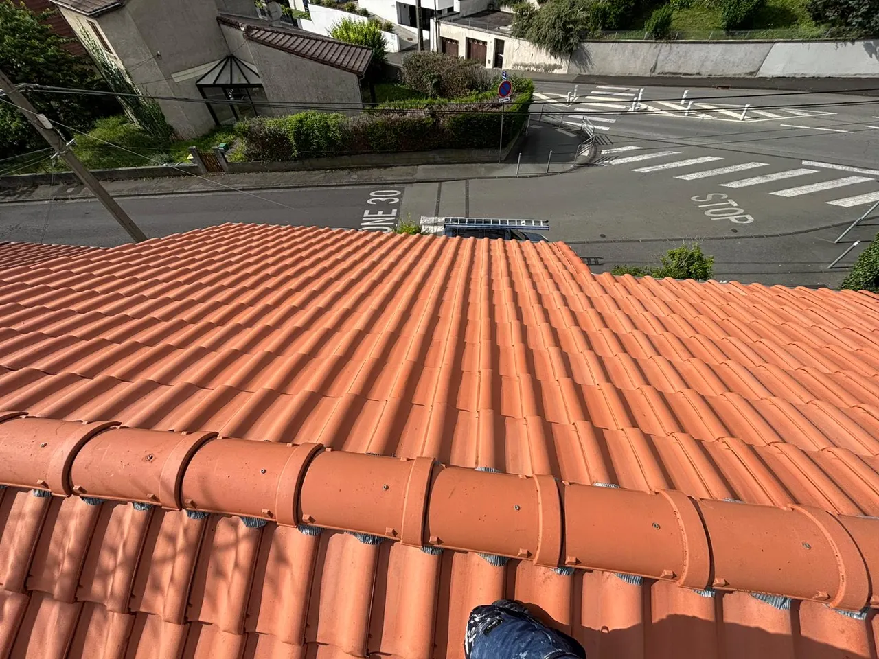 Toiture rénovée par Toit des Dômes à Clermont-Ferrand (103) — vue d'ensemble