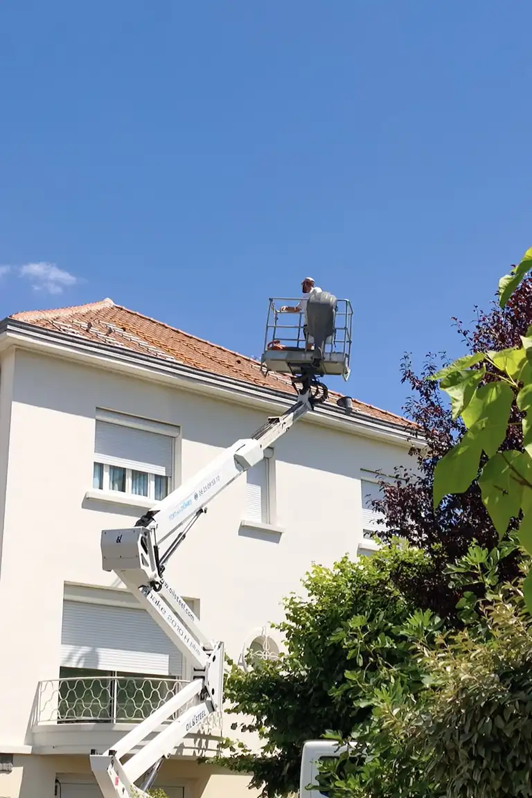 Roofing project in Clermont-Ferrand — Toit des Dômes