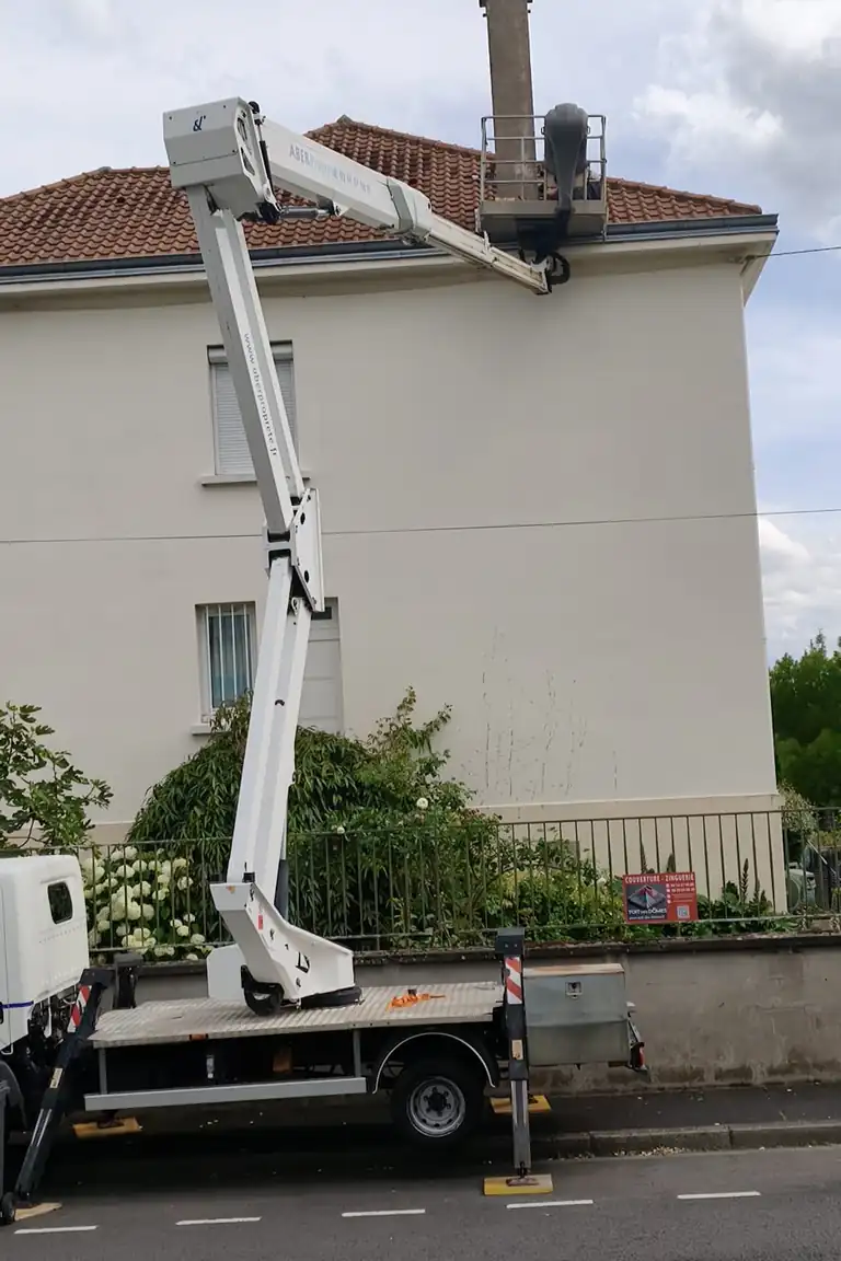 Roofing project in Clermont-Ferrand — Toit des Dômes